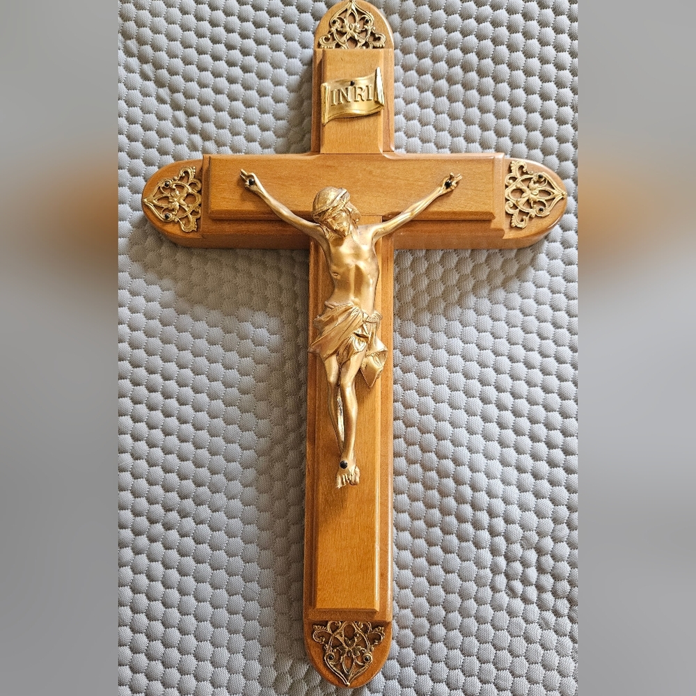 Crucifix With Inner Chamber